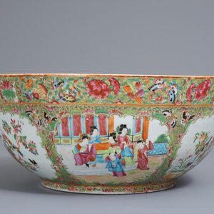 Un grand bol en porcelaine de Chine famille rose de Canton, 19ème — photo 2
