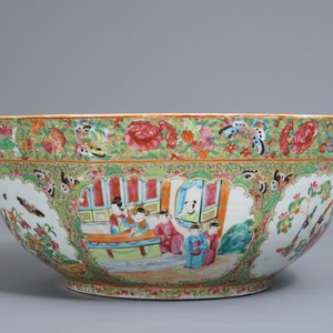 Un grand bol en porcelaine de Chine famille rose de Canton, 19ème — photo 6