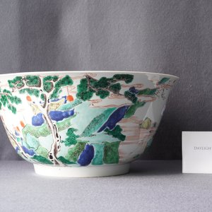 Un grand bol en porcelaine de Chine famille verte à décor figuratif, Kangxi — photo 9