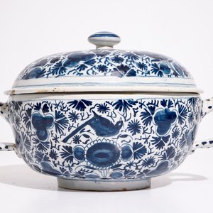 Un grand bouillon et son couvercle en faïence de Delft bleu et blanc, 18ème — photo 3