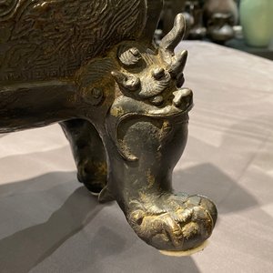 Un grand brûle-parfum couvert en bronze, Chine, Ming — photo 14