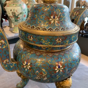 Un grand brûle-parfum couvert en émaux cloisonnés, Chine, 18/19ème — photo 9