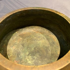 Un grand brûle-parfum en bronze, marque de Xuande, Chine, 18ème — photo 48