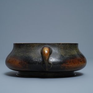 Un grand brûle-parfum en bronze, marque Shi Gu Zhi Bao, 18/19ème — photo 4