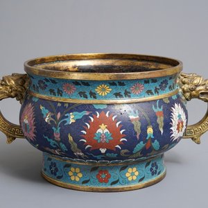 Un grand brûle-parfum en émaux cloisonnés à décor de lotus, Ming/Qing — photo 1