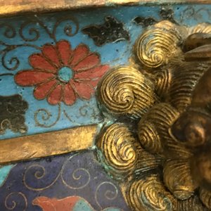 Un grand brûle-parfum en émaux cloisonnés à décor de lotus, Ming/Qing — photo 13