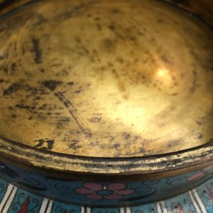 Un grand brûle-parfum en émaux cloisonnés à décor de lotus, Ming/Qing — photo 17