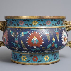 Un grand brûle-parfum en émaux cloisonnés à décor de lotus, Ming/Qing — photo 2