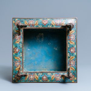 Un grand brûle-parfum en émaux cloisonnés incrusté de corail, turquoise et jade, 19/20ème — photo 6