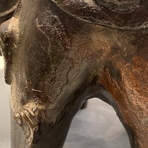 Un grand brûle-parfum en forme de lion en bronze, Chine, Ming — photo 25