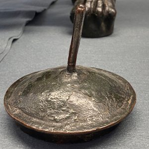 Un grand brûle-parfum en forme de lion en bronze, Chine, Ming — photo 29