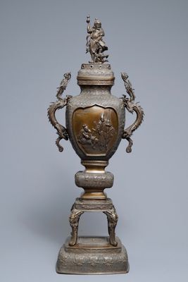 Un grand brûle-parfum sur socle en bronze, Japon, Edo ou Meiji, 19ème