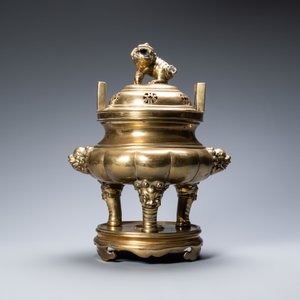 Un grand brûle-parfum tripod couvert sur socle en bronze, Chine, marque de Xuande, 19ème — photo 2