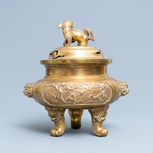 Un grand brûle-parfum tripod en bronze, Chine, 19/20ème — photo 4