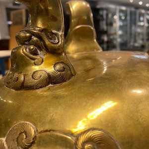 Un grand brûle-parfum tripod en bronze, Chine, 19/20ème — photo 8