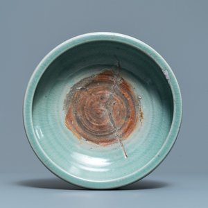 Un grand brûle-parfum tripod en porcelaine de Chine céladon de Longquan, Ming — photo 6