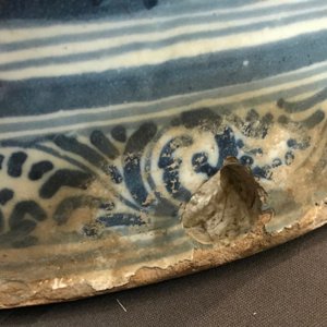 Un grand cache-pot armorié à décor d'animaux en faïence de Talavera, Espagne, 17/18ème — photo 13
