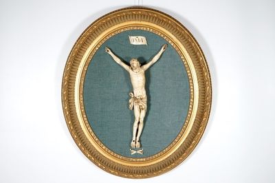 Un grand Christ en ivoire sculpté, 17/18ème, prob. Dieppe, France