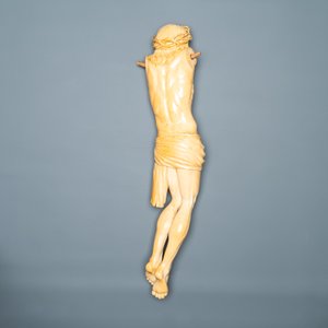 Un grand Christ en ivoire sculpté, probablement France, 19ème — photo 4