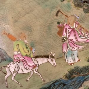 Un grand écran en porcelaine de Chine famille rose sur support en bois de hongmu, Qianlong — photo 17