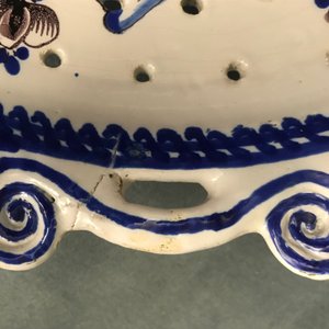 Un grand égouttoir à poisson en faïence de Delft, Tichelaar, Makkum, 19ème — photo 10