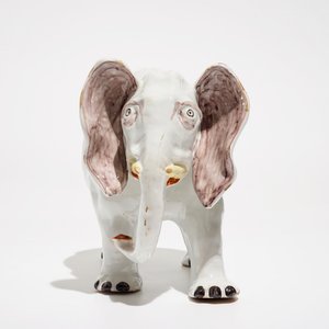 Un grand éléphant dans le style de Delft, Dèsvres, France, 19ème — photo 3