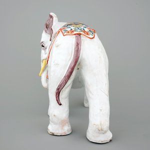 Un grand éléphant en faïence de Delft polychrome, 19ème — photo 4