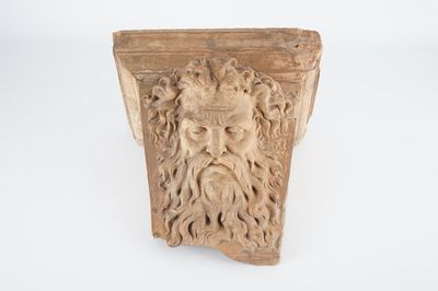 Un grand fragment d'élement architectural de Neptune, France, 17/18ème
