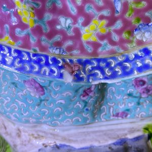 Un grand groupe d'un garçon sur un crabe en porcelaine de Chine famille rose, 19ème — photo 17