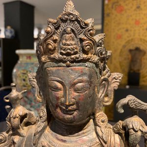 Un grand groupe en bronze figurant Guanyin sur un dragon, Chine, prob. Ming — photo 13