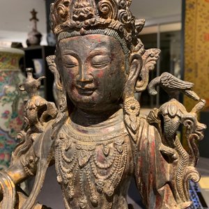 Un grand groupe en bronze figurant Guanyin sur un dragon, Chine, prob. Ming — photo 16