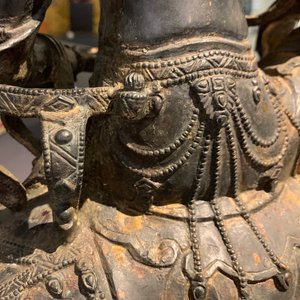 Un grand groupe en bronze figurant Guanyin sur un dragon, Chine, prob. Ming — photo 22