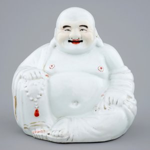 Un grand modèle de Bouddha en porcelaine blanc de Chine, 19/20ème — photo 2