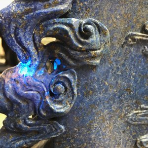 Un grand modèle de Guanyin en lapis lazuli sculpté, Chine, 20ème — photo 16