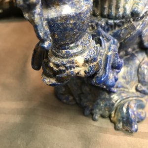 Un grand modèle de Guanyin en lapis lazuli sculpté, Chine, 20ème — photo 30