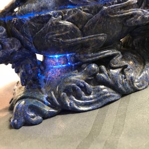 Un grand modèle de Guanyin en lapis lazuli sculpté, Chine, 20ème — photo 35