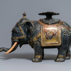 Un grand modèle d'un éléphant en bronze incrusté, Japon, 19ème — photo 2