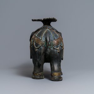 Un grand modèle d'un éléphant en bronze incrusté, Japon, 19ème — photo 5