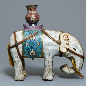 Un grand modèle d'un éléphant en émaux cloisonnés, Chine, 19/20ème — photo 3
