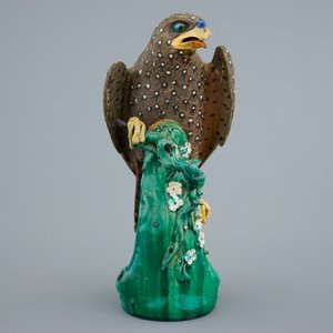 Un grand modèle d'un faucon en grès de Chine, Qianlong, 18ème — photo 5