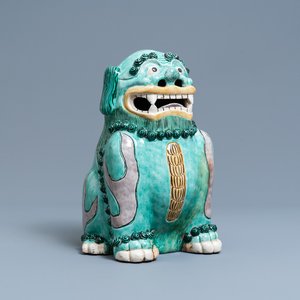 Un grand modèle d'un luduan en biscuit émaillé vert, Chine, prob. Kangxi — photo 1