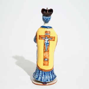 Un grand modèle d'un prêtre en faïence de Delft polychrome, 18ème — photo 4