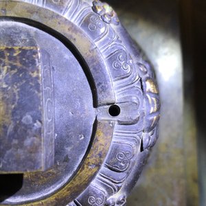 Un grand modèle d'un stupa en bronze doré et incrusté, Tibet, 18ème — photo 20