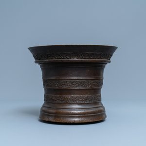 Un grand mortier en bronze daté 1604 et inscrit pour Lille, Flandres — photo 4