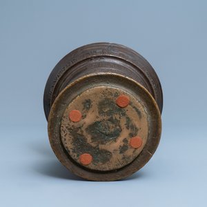 Un grand mortier en bronze daté 1604 et inscrit pour Lille, Flandres — photo 7