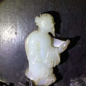 Un grand panneau en bois de zitan, jade et turquoise, encadré et sur piètement en bois de hongmu, Qianlong — photo 30