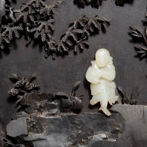 Un grand panneau en bois de zitan, jade et turquoise, encadré et sur piètement en bois de hongmu, Qianlong — photo 5