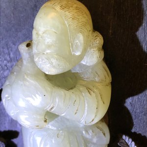 Un grand panneau en bois de zitan, jade et turquoise, encadré et sur piètement en bois de hongmu, Qianlong — photo 52