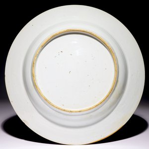 Un grand plat aux cailles en porcelaine de Chine famille rose, Yongzheng — photo 2