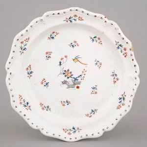 Un grand plat en faïence de Bruxelles, décor "A la haie fleurie", 18ème — photo 1